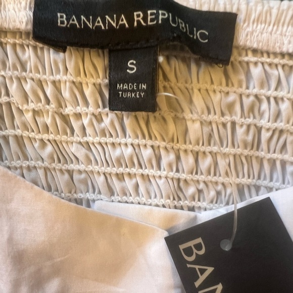 BANANA REPUBLIC top new! - Picture 3 of 4